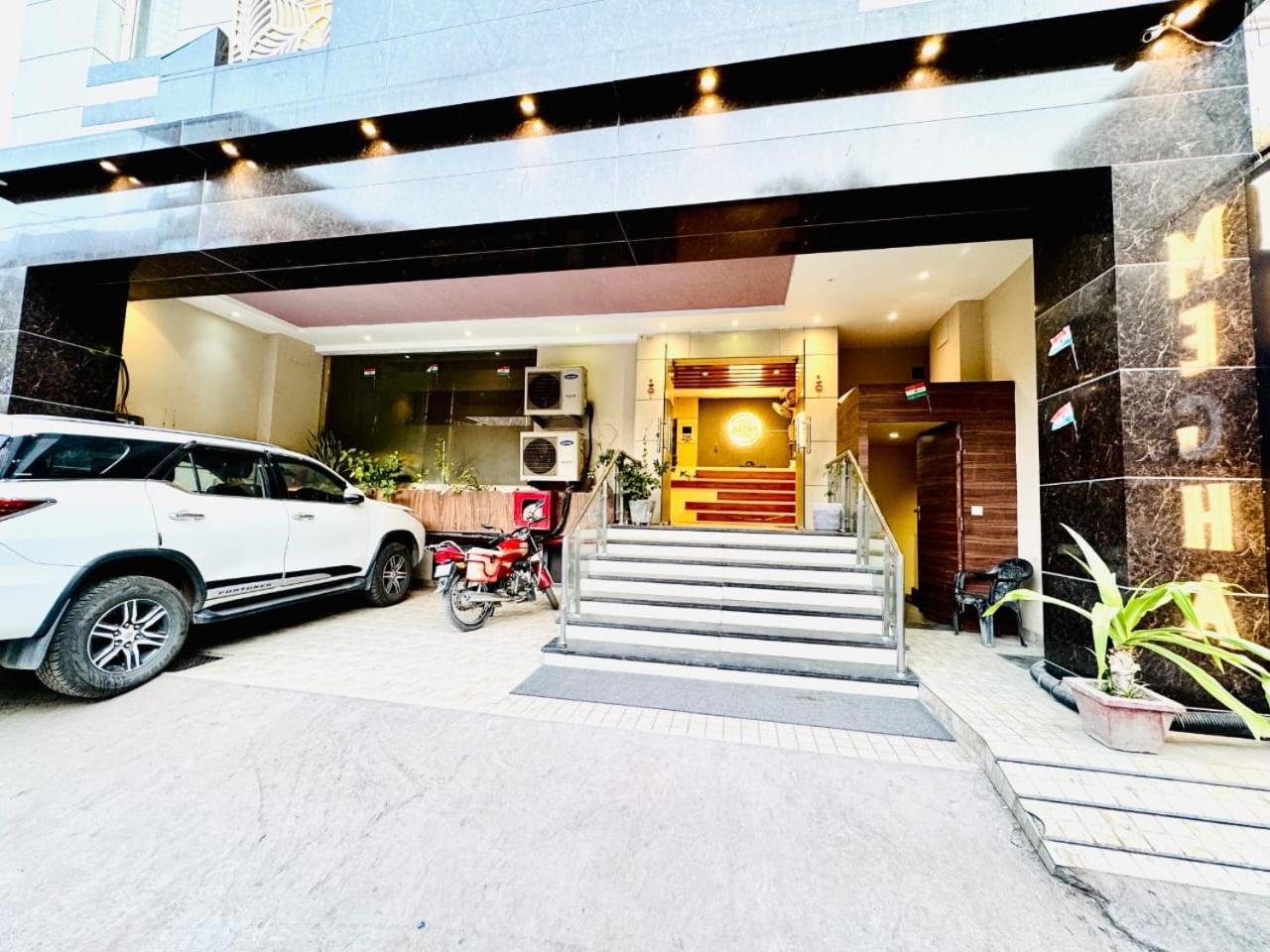 Hotel Megha Inn Lucknow Exterior photo