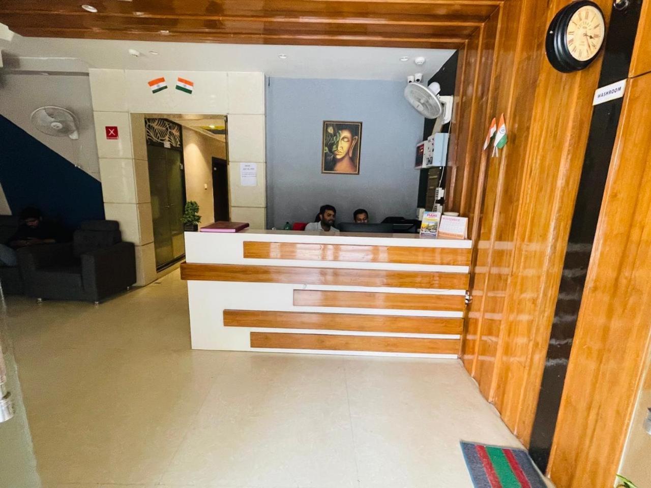 Hotel Megha Inn Lucknow Exterior photo