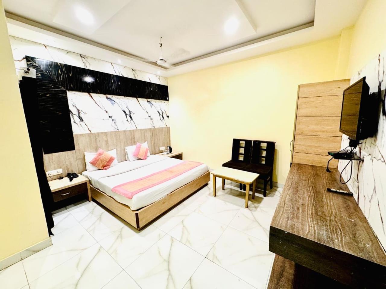 Hotel Megha Inn Lucknow Exterior photo